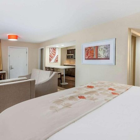 Hawthorn Suites By Wyndham Detroit Southfield Zewnętrze zdjęcie
