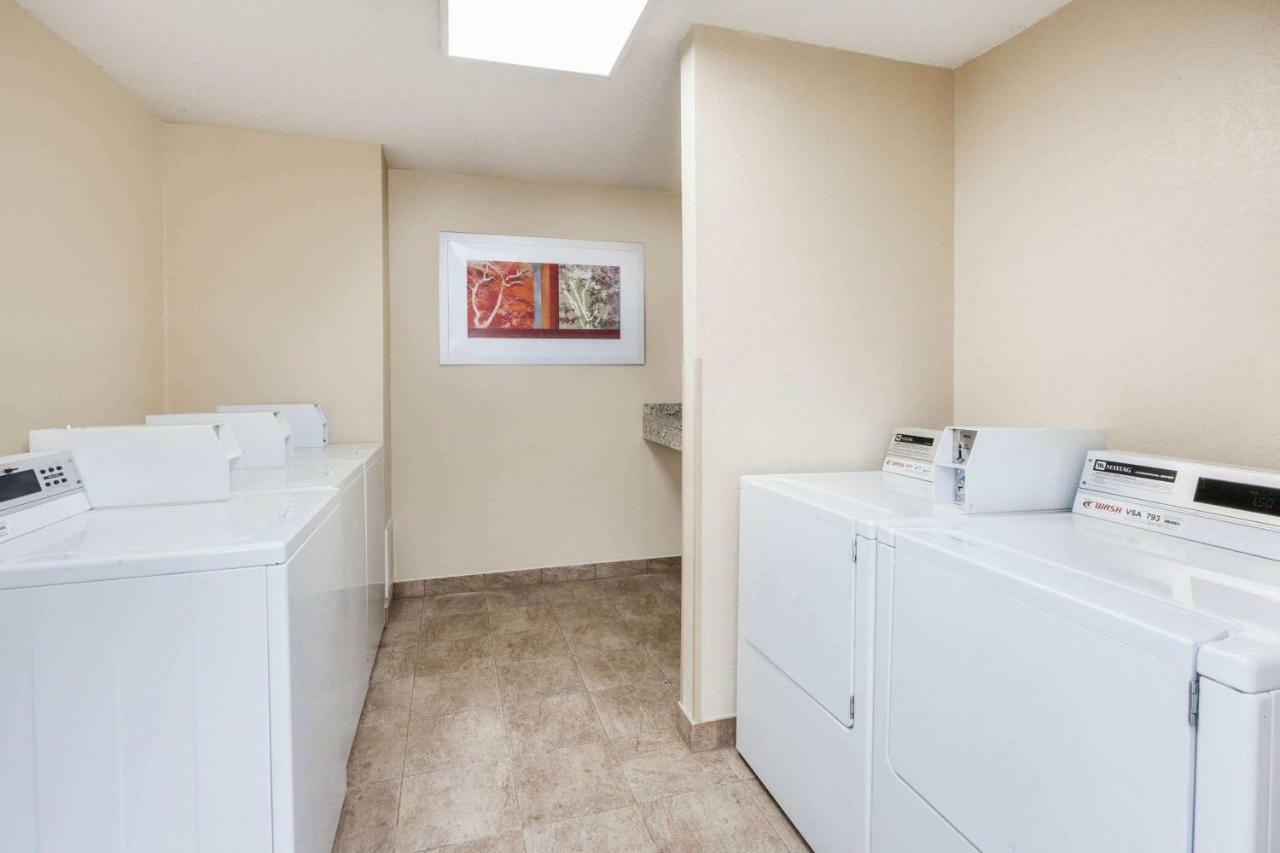 Hawthorn Suites By Wyndham Detroit Southfield Zewnętrze zdjęcie