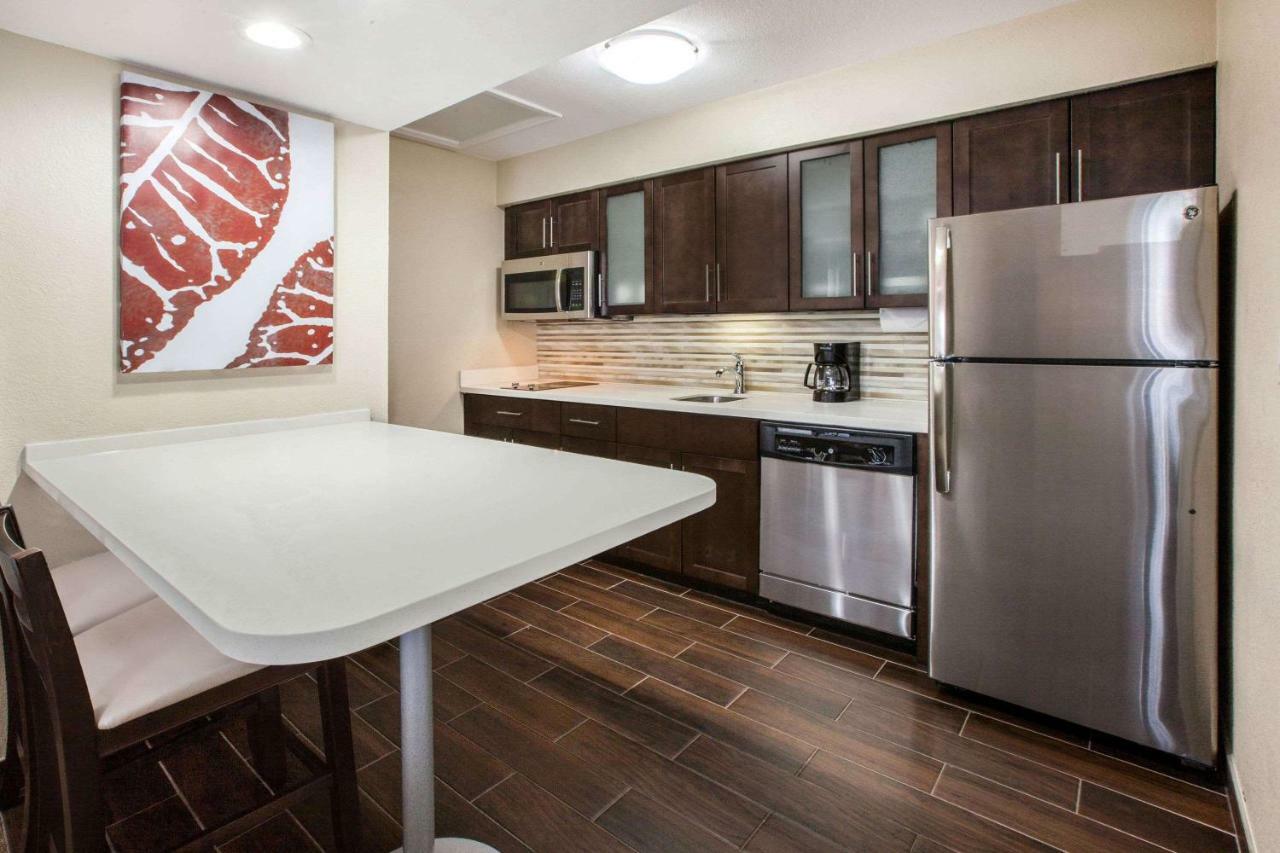 Hawthorn Suites By Wyndham Detroit Southfield Zewnętrze zdjęcie